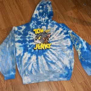 Tom and Jerry sweat shirt, sz M  in great condition.